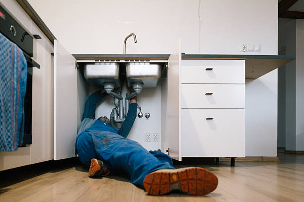 Professional Leak Detection technician working in Benton, AR